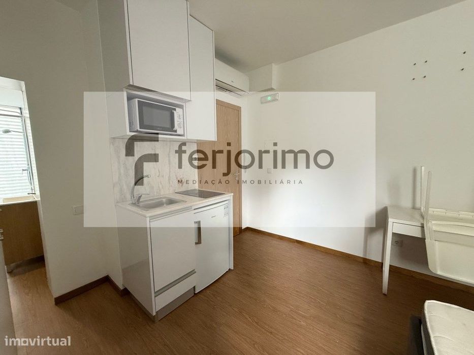 Estúdio para arrendar
Mobilados e equipados.
Venha Conhecer!
AZU...