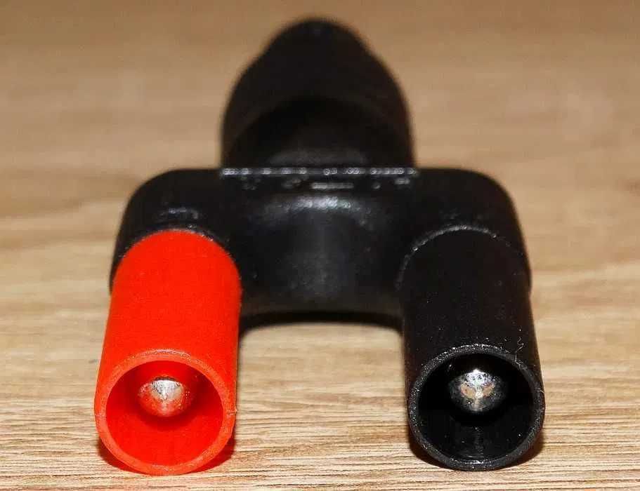 Adapter przejściówka podwójny wtyk bananowy w osłonie na gniazdo BNC