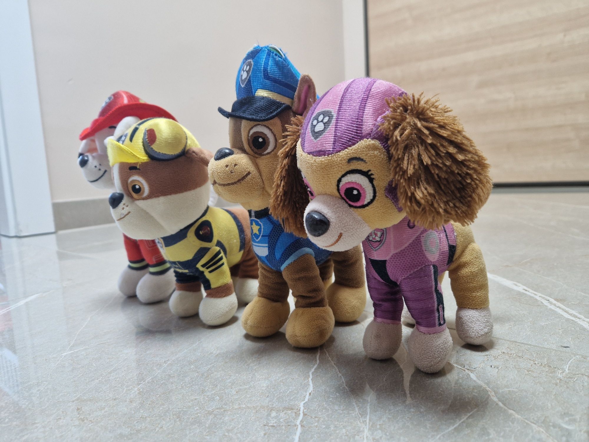 Psi Patrol maskotki pluszaki licencji LIDL Chase Marshall Rubble Skye