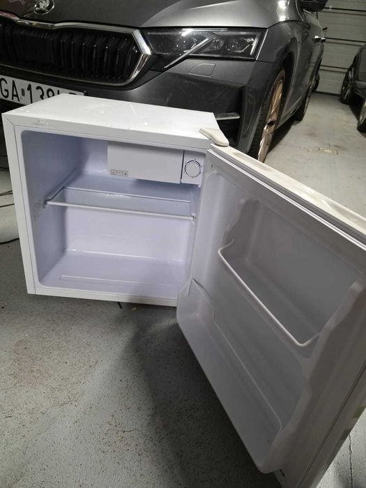 Lodówka BEKO minibar RSO45WEUN