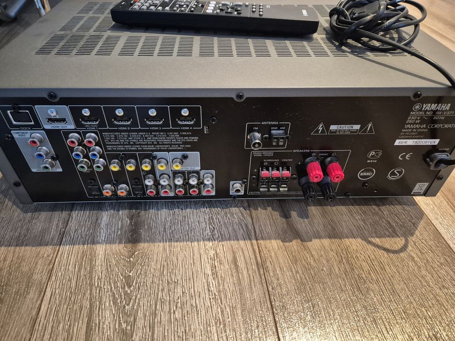 Yamaha RX - V371 Amplituner