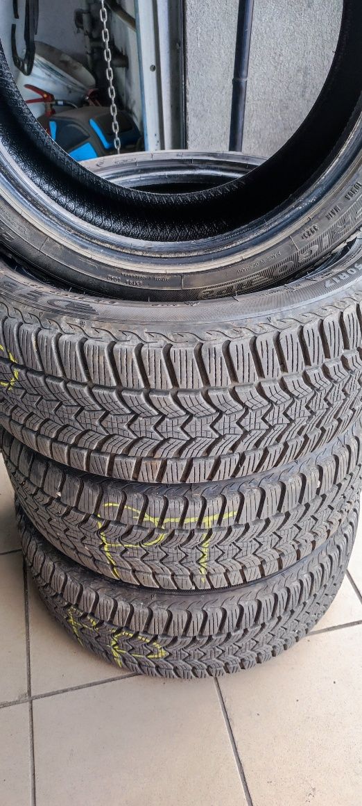 Opony zimowe Dębica Frigo HP2 215/50/17  R17 JAK NOWE DOT3923