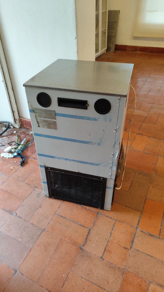 Máquina de finos