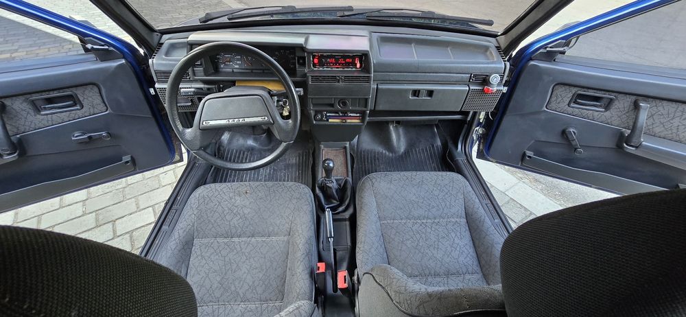 Продам ваз 21099 /тонировка/музыка/занижение -90/