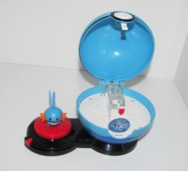 Mudkip + Dive Ball Pokémon Surprise Attack Game, SA9