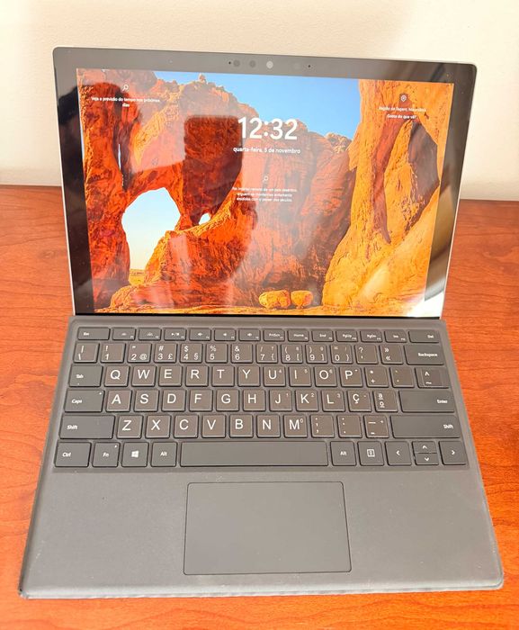 Surface Pro 7 Hibrido|LCD 12.3" 2.8K Tactil|i5-1035G4|8G Ram|Ssd 128G|