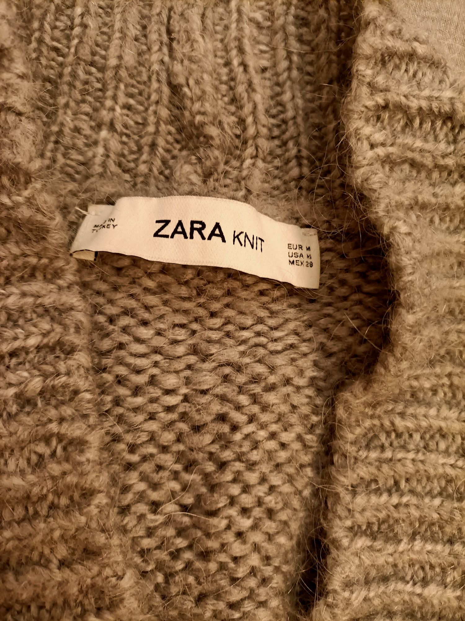 Sweter z Zary, długi, ładny.