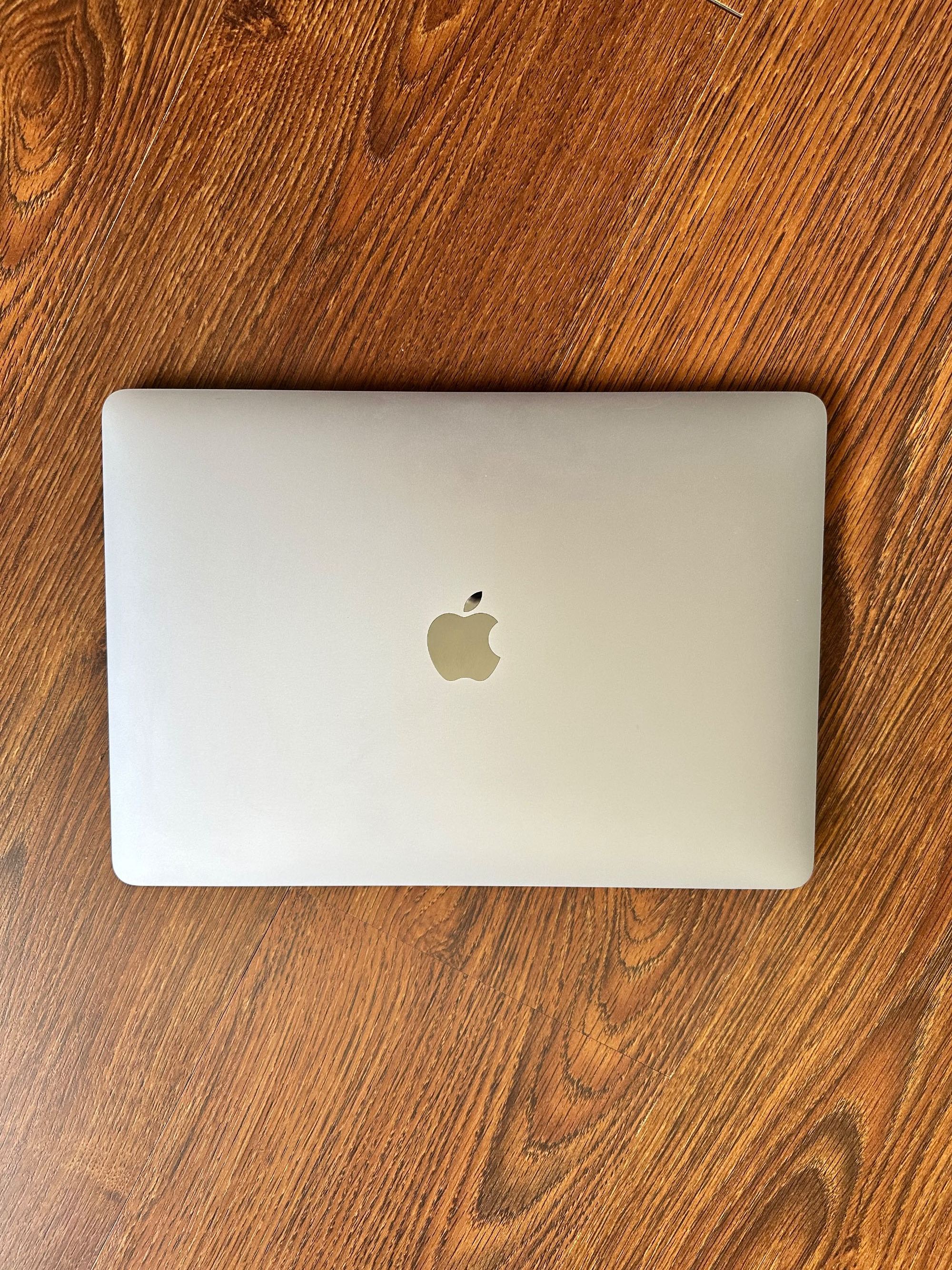 Продам MacBook Air M1 2020 8Gb | 256Gb