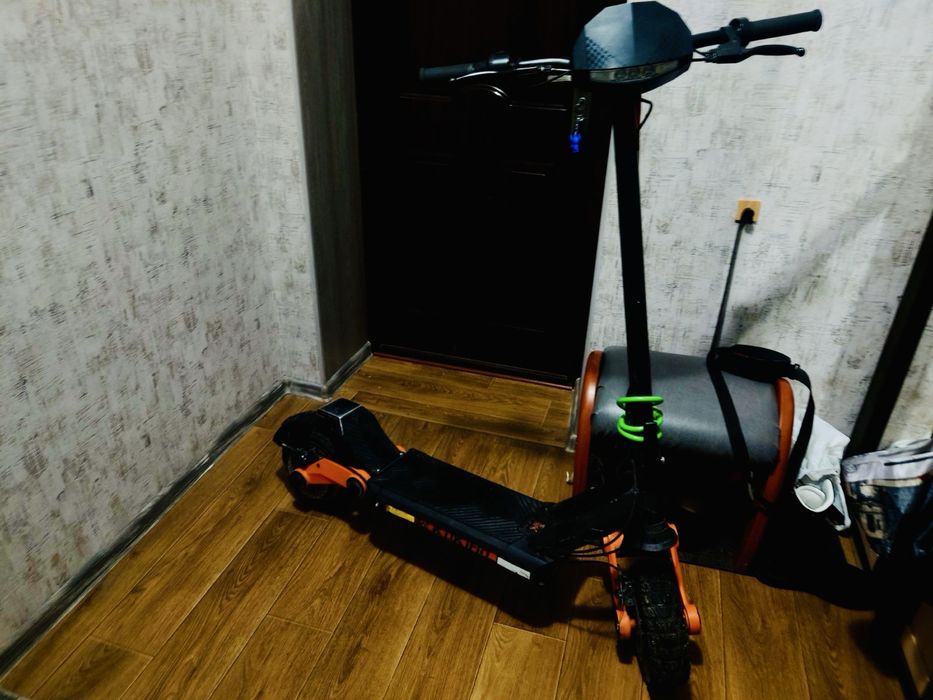 Продам електросамокат kukirin g3