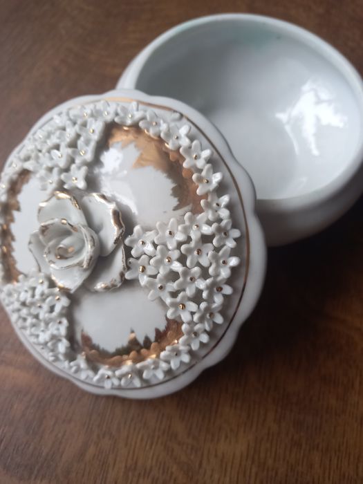 Шкатулка, фарфор позолота