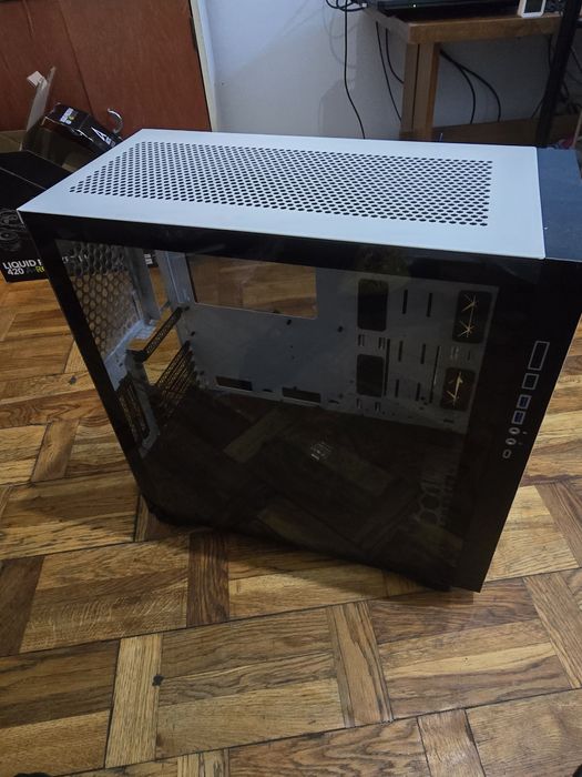 Obudowa Sharkoon Elite ca300t ARGB + 3 x wentylator ARGB 120 mm białe