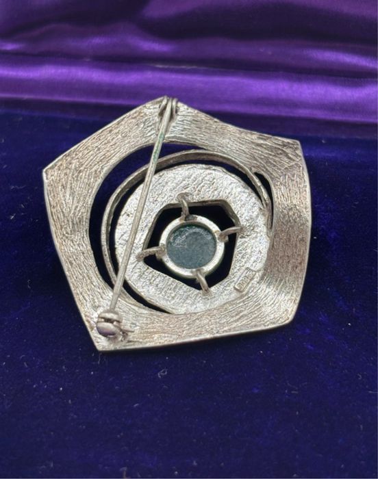Srebrna broszka z chalcedonem 0865