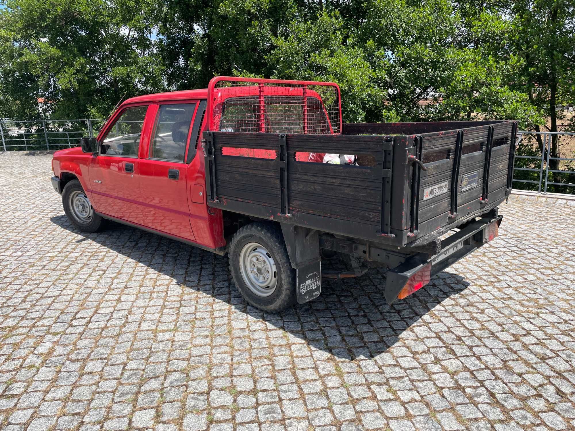 Mitsubishi L200  - 5 lugares