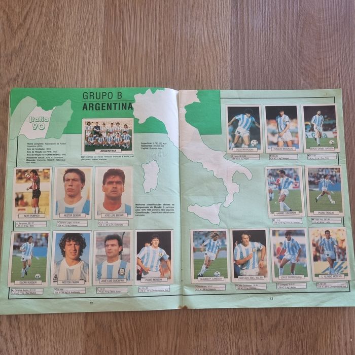 Caderneta Panini Futebol Italia 90 completa