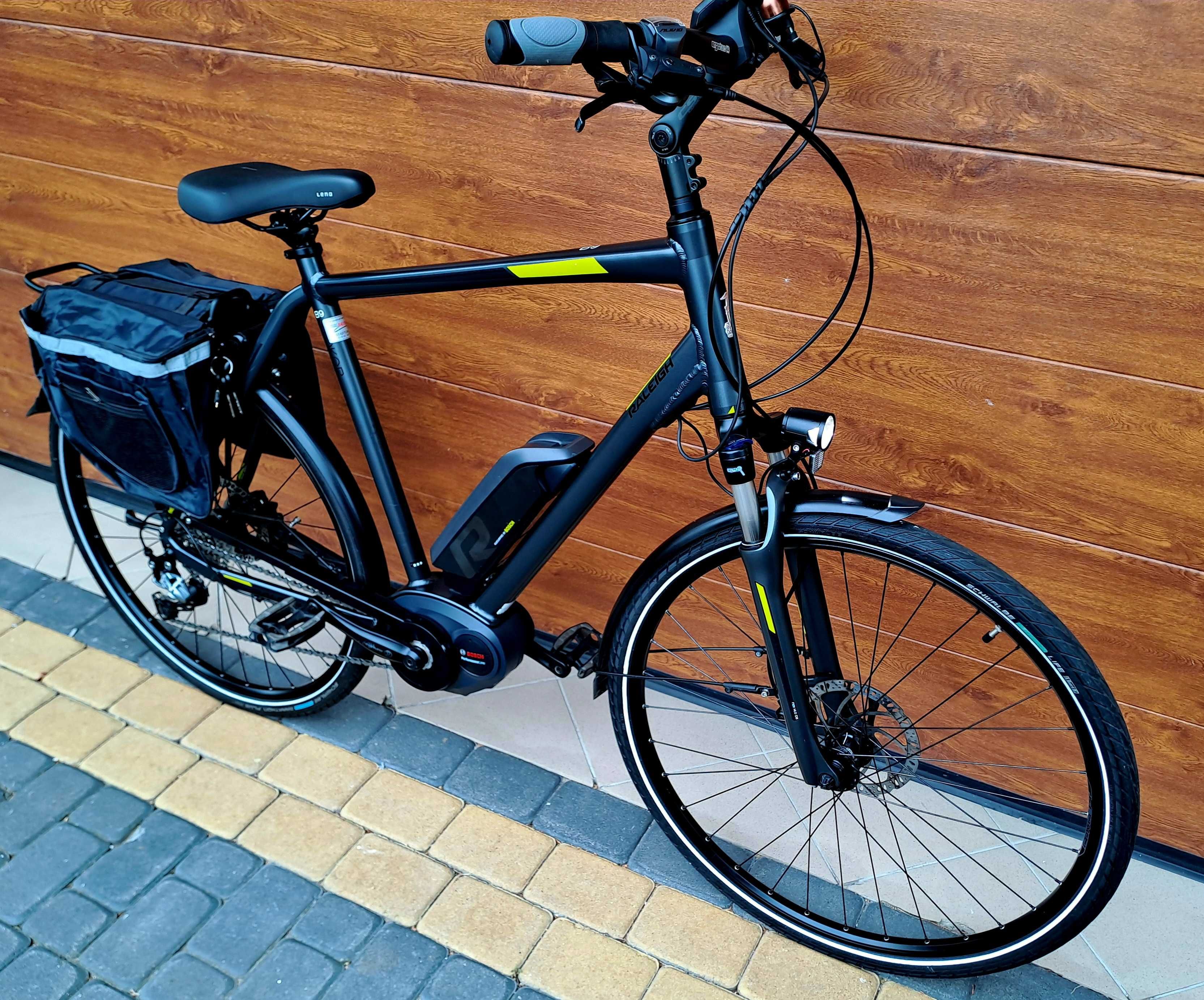Rower elektryczny RALEIGH STOKER B9 silnik  Bosch wysoka rama H60