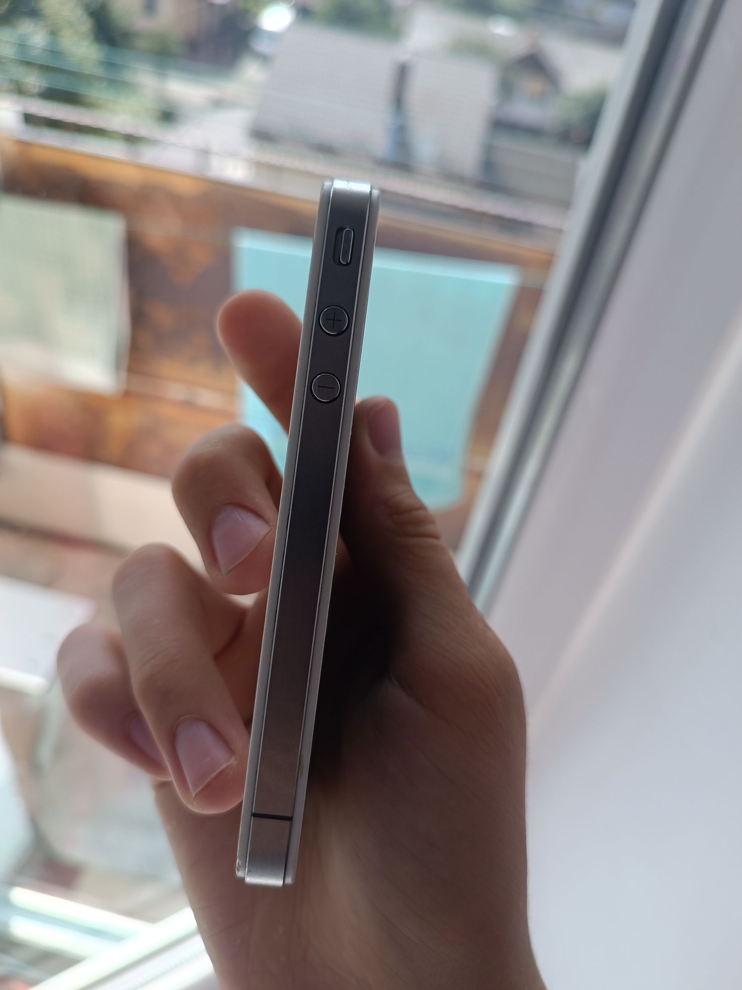 IPhone 4S на запчастини