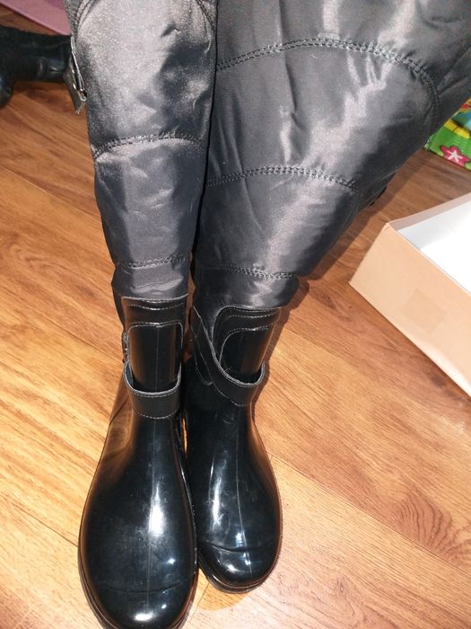 Різні жіночі сапожки б.в. 37 розмір в доброму стані