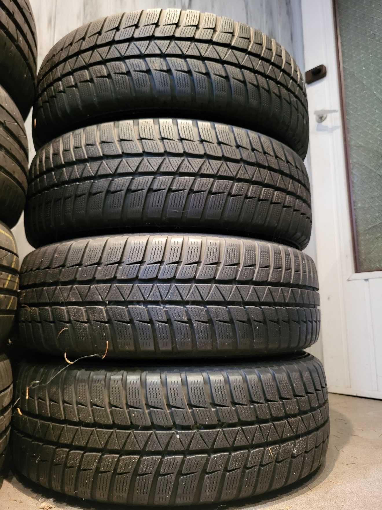 Komplet opon Falken HS449 Eurowinter 215/60r17 96H