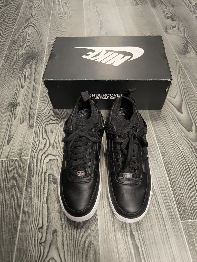 Снікерси Nike Air Force
Снікерcи Air Force 1 Low Sp Uc GORE-TEX