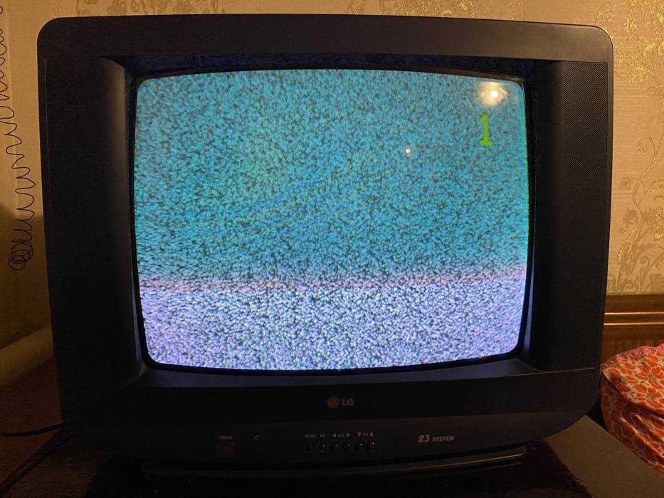 Телевизор LG CF-20g20 (20" диагональ)