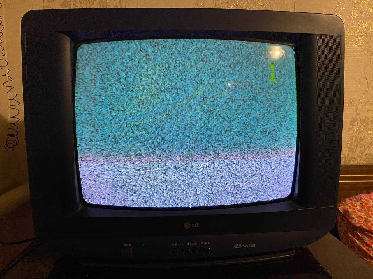 Телевизор LG CF-20g20 (20" диагональ)