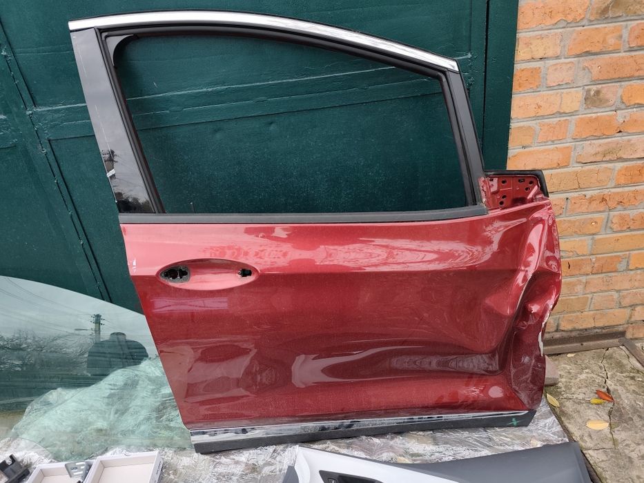 Продам дверь, стекло, молдинг, колонка, проводка Chevrolet bolt