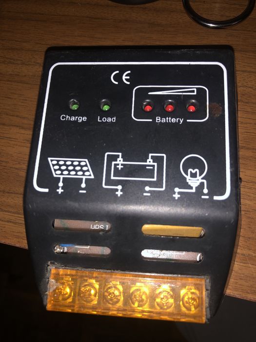 Контролер заряду від сонячних панелей