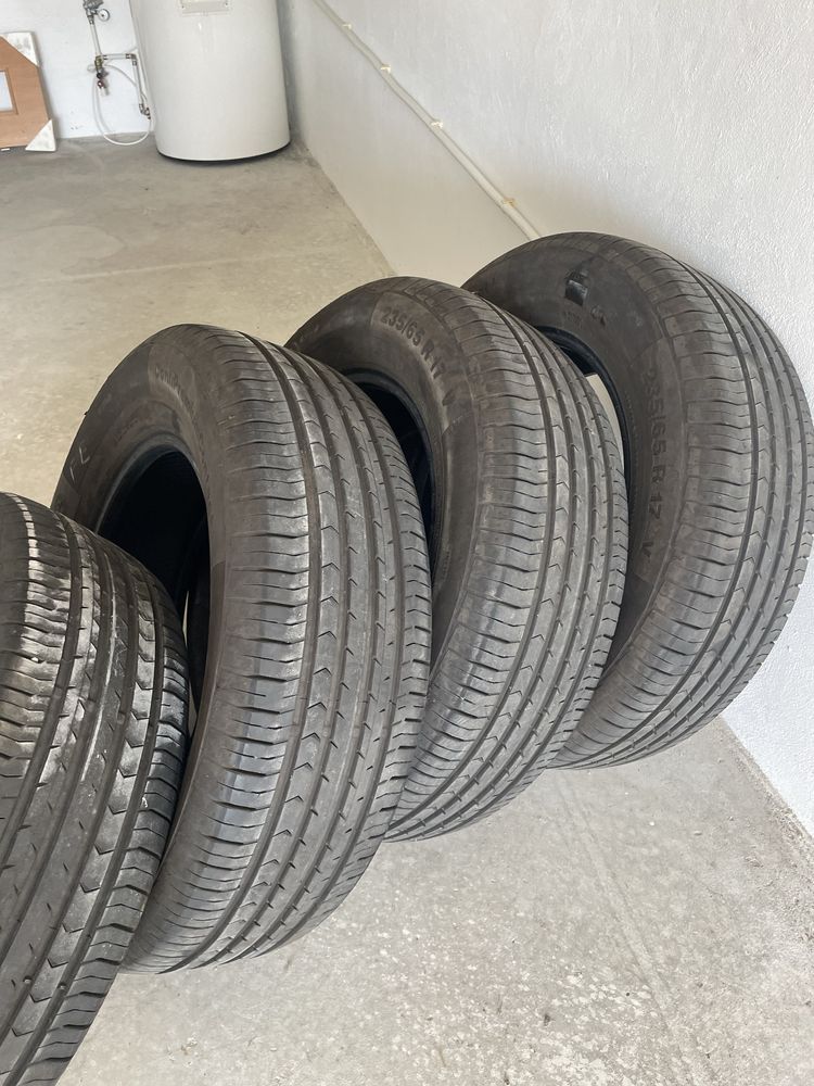 Pneus Continental 235/65R17