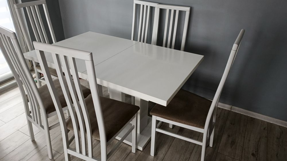 Stół rozkładany lakierowany