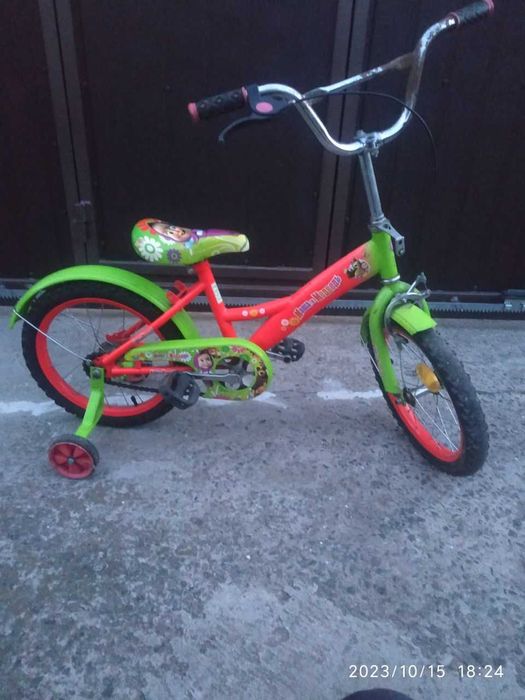 Продаю детский велосипед на роликах.