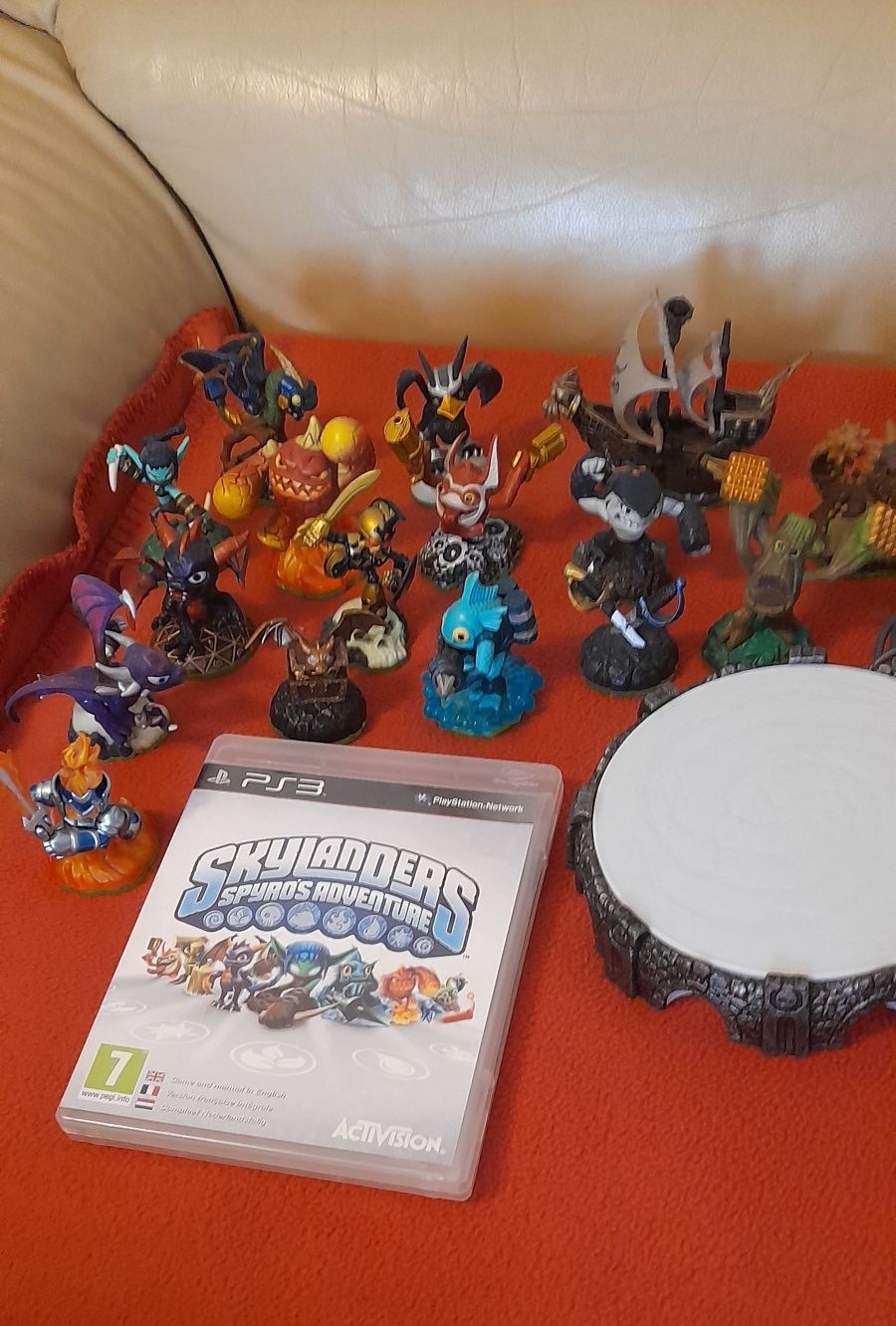 Jogo skylanders ps3, portal e figuras