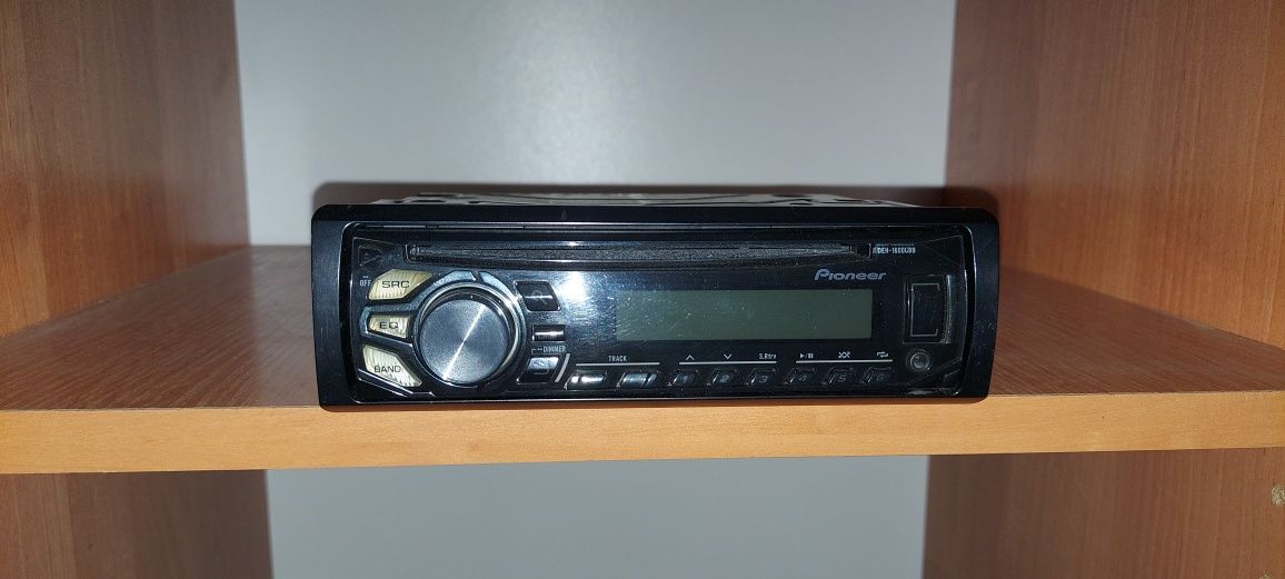 Pioneer CD, AUX, USB