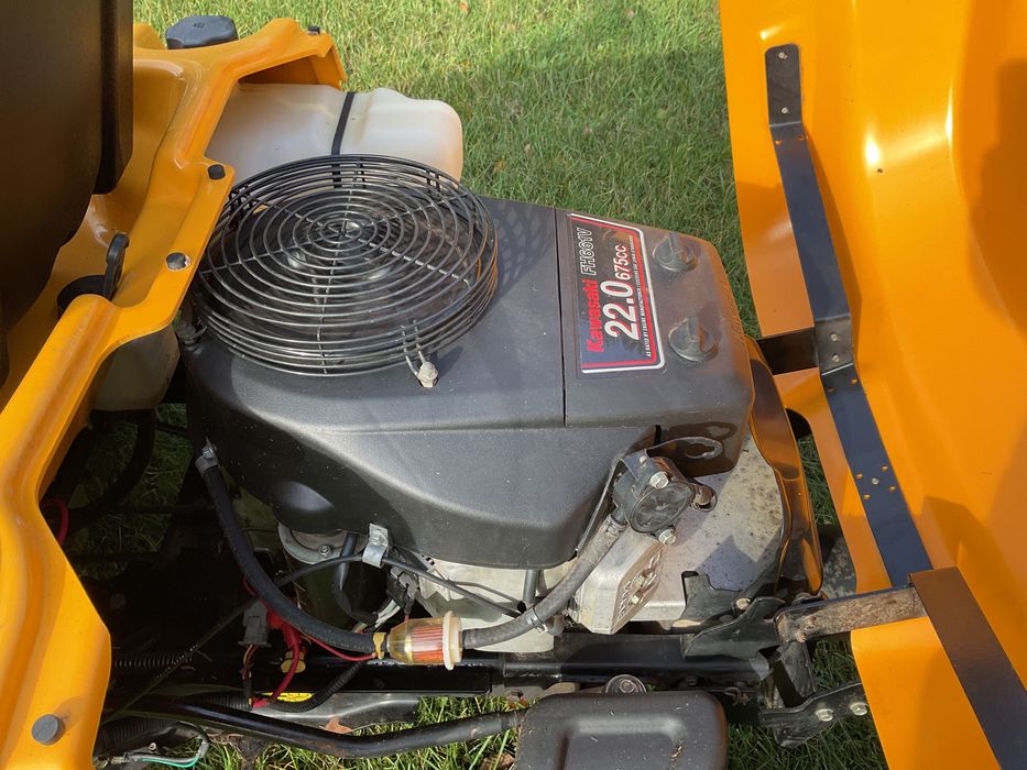 Traktorek kosiarka cub cadet Kawasaki 22 hp twin