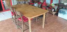 Mesa e cadeiras. Para desocupar