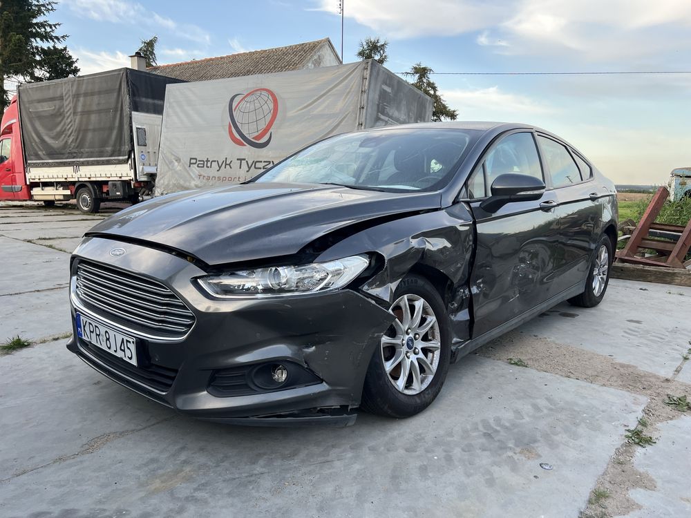 ford mondeo mk5  , benzynka , lekko uszkodzony , salon polska