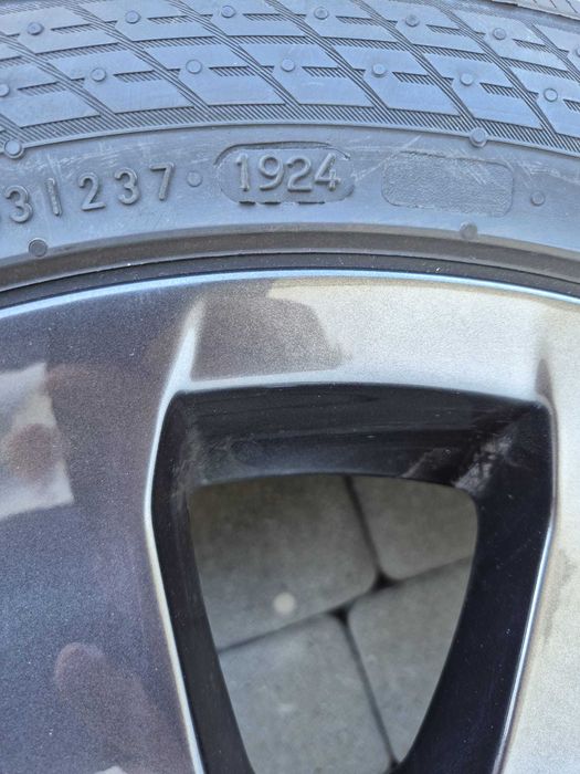 koła zimowe BMW oryginalne felgi BMW 17 5x120 Nowe Opony zimowe NOKIAN