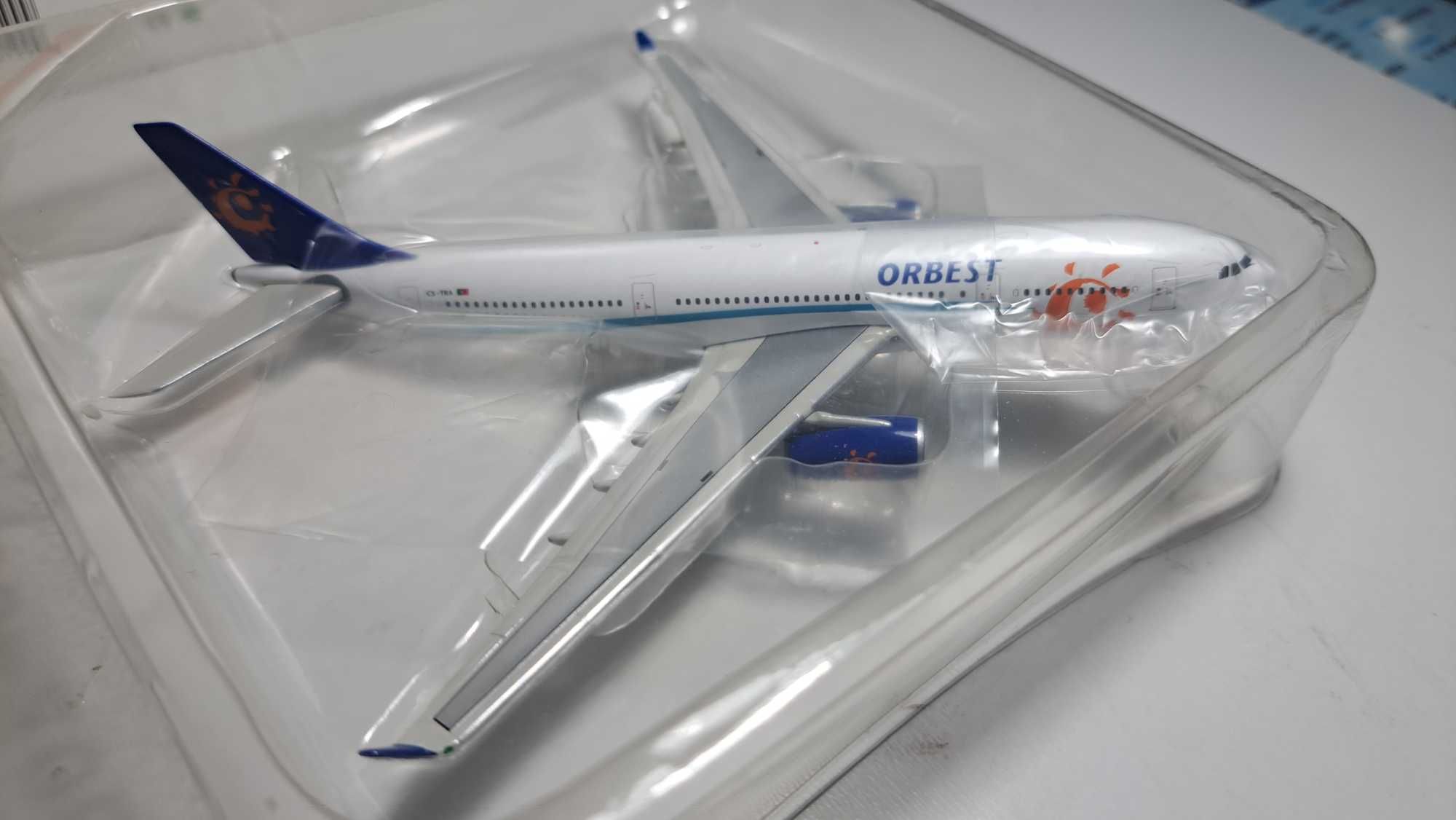 Airbus A330-200 Orbest Portugal 1:400