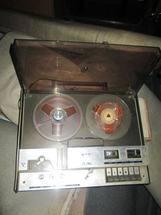 Sprzedam magnetofon ZK-240, firmy UNITRA, 4 - ścieżkowy.