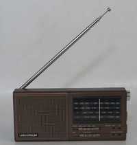 Radio z rozbudowanymi falami krótkimi na działkę lub żagle Universum