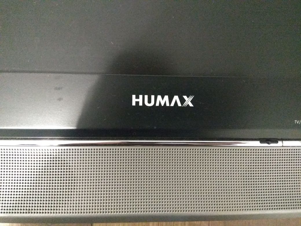 Телевізор/ монітор Humax LGB-17 DTTV