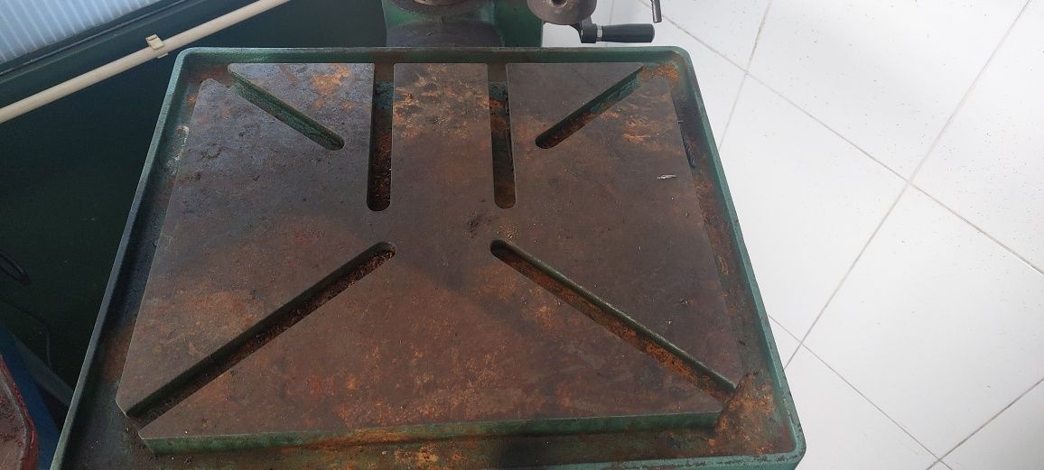 Máquina de furar de coluna