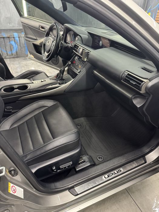 Lexus is 200t f-sport