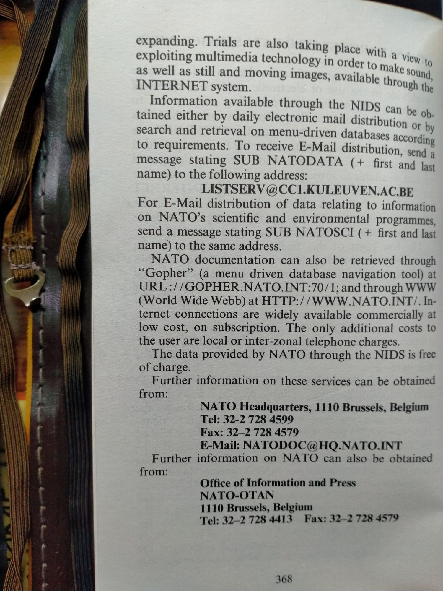 NATO handbook книга на анг.мові
