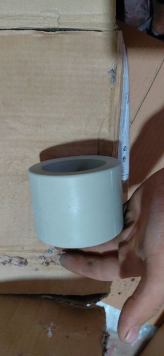 Комплект радиаторных кранов Giacomini 1/2" термостатический угловой