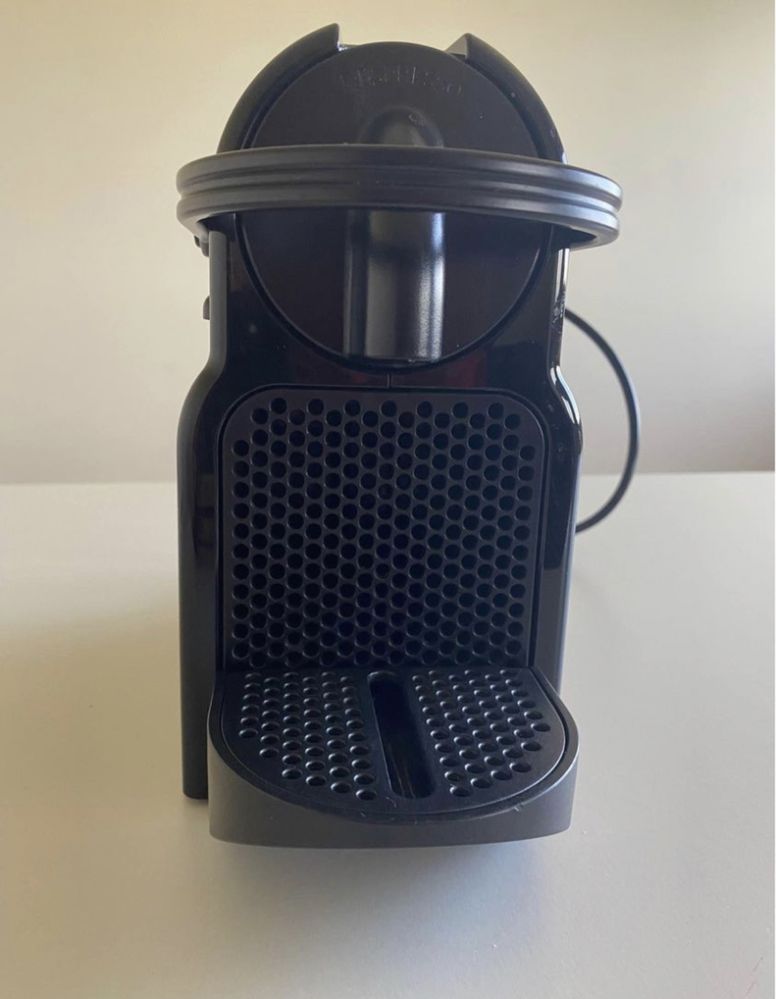 DELONGHI Nespresso Inissia EN80.B Preto