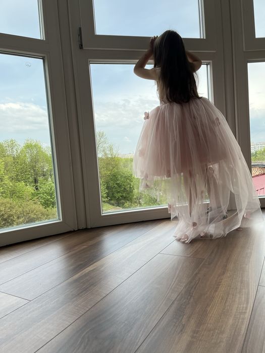 Прокат оренда плаття, сукня на випускний