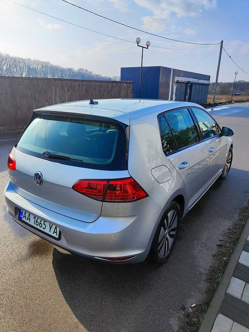 Продам електрокар Volkswagen e-Golf 2015 + БОНУС (зимова гума)