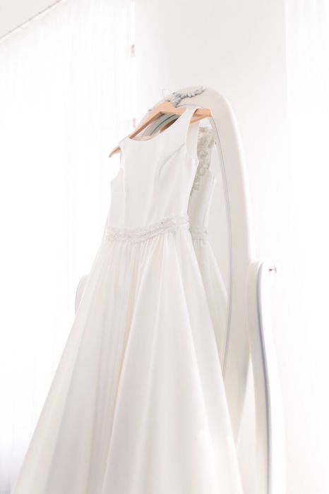 Продаю весільну сукню