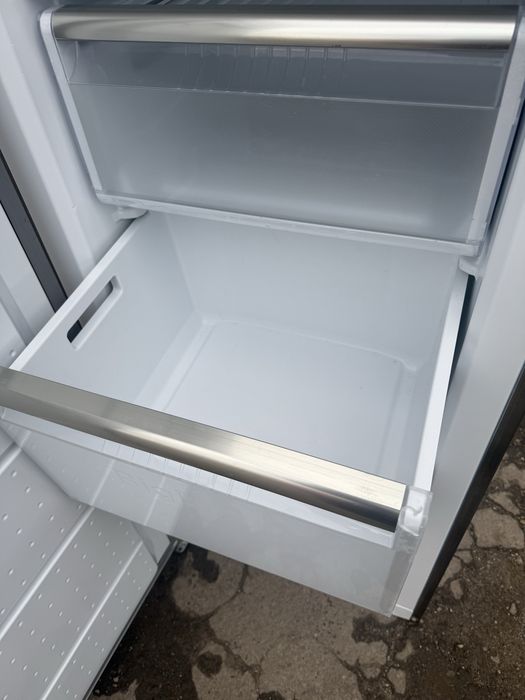 Морозильна камера новфрост Siemens GS32NA96