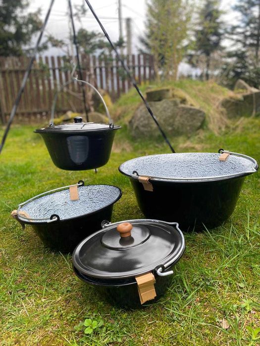 Kociołek węgierski emaliowany myśliwski 10L stojak, pokrywka +łyżka